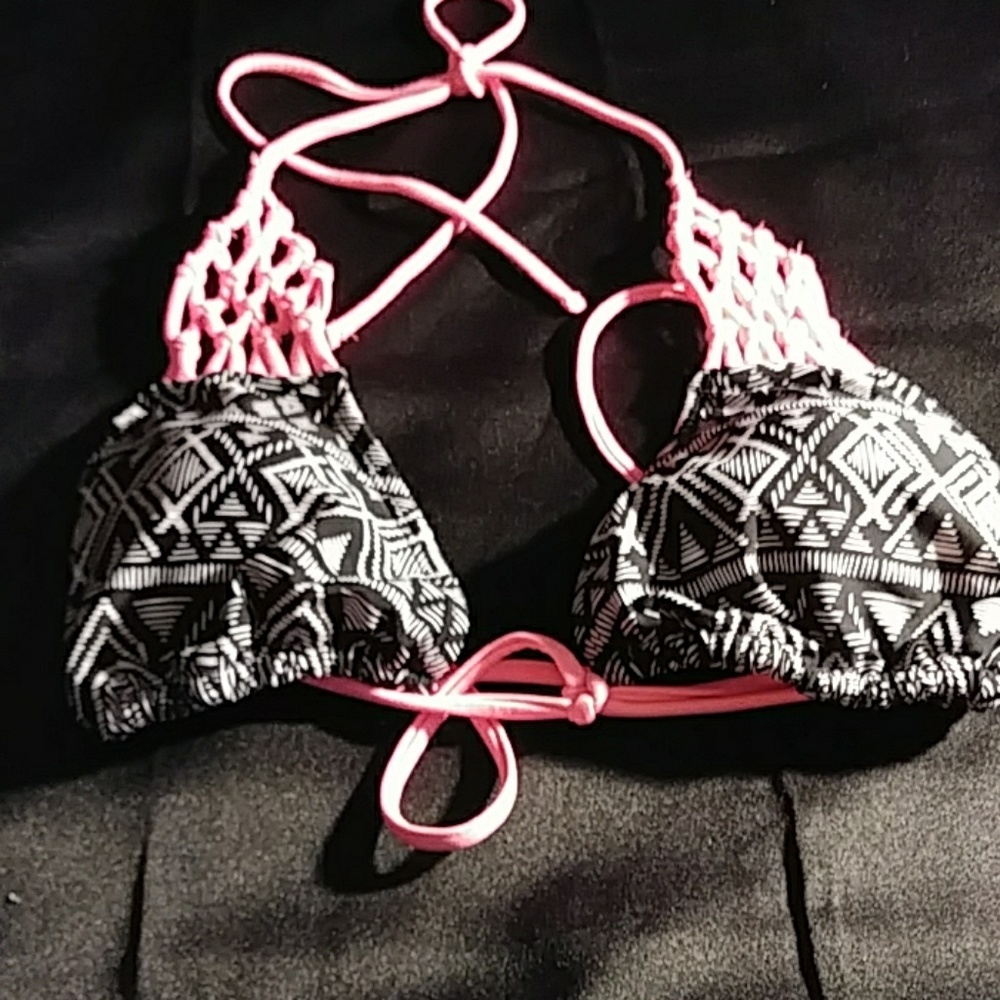 Bongo Bathing Suit Top Black/White/Pink Print L